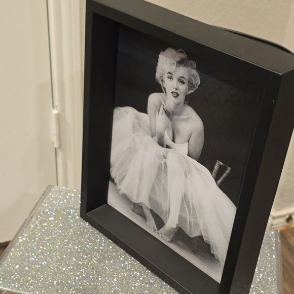Pyramid America Marilyn Monroe Lenticular 3D Framed Wall Decor - Picture 6 of 6